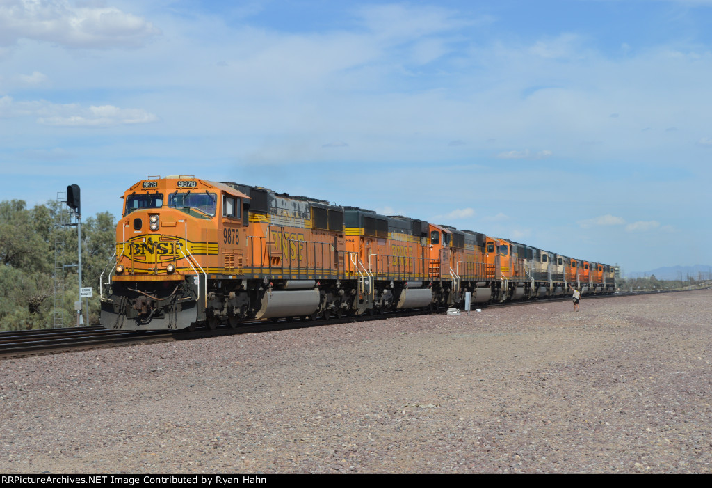 An All SD70MAC Power Move in the Socal Desert